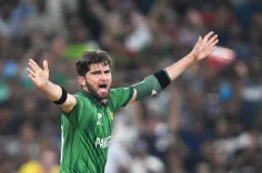 टी20 वर्ल्ड कप: पाकिस्तान ने इंग्लैंड के खिलाफ टॉस जीतकर बल्लेबाजी चुनी, शाहीन अफरीदी की वापसी