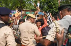 Patna student protest: Thousands breach barricades, reach Assembly overbridge over BPSC, SI recruitment woes