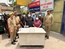 नोएडा में फर्जी लोन कॉल सेंटर का भंडाफोड़, 'ऑपरेशन साइबर वज्र' में पाँच गिरफ्तार
