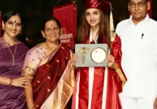 अभिनय के साथ पूरा किया एमबीबीएस का सपना, श्रीलीला ने सोशल मीडिया पर साझा कीं तस्वीरें