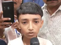 क्या भावनगर की रैली में बच्चे ने पीएम मोदी के लिए अटूट प्रेम दर्शाया?