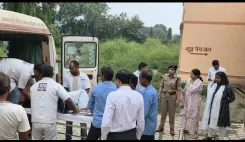 4 killed as bus hits trailer on Gorakhpur Link Expressway in UP