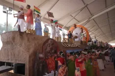 How Does Gujarat's Republic Day Tableau Highlight the Journey of the Tricolour?