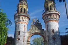 How Did Scottish Merchants Open India's Trade Gates?