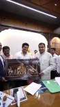 Gadkari holds Jansampark in Nagpur, hears citizen grievances