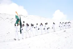 Gadkari salutes ITBP Himveers on 64th Raising Day