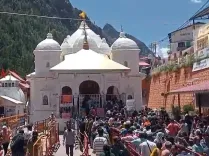 चारधाम यात्रा 2025: गंगोत्री-यमुनोत्री में एक महीने में 5.20 लाख श्रद्धालु, रोज़ाना उमड़ रही भीड़