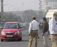 क्या गौतमबुद्धनगर यातायात पुलिस ने लाखों वाहनों पर कार्रवाई की?