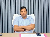 क्या गाजियाबाद में डीएम का सख्त रुख 35 अधिकारियों के वेतन को रोकने का कारण बना?