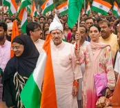 रक्षाबंधन पर MRM का संदेश: डॉ. इंद्रेश कुमार को मुस्लिम बहनों ने बांधी राखी, तिरंगा यात्रा से जोड़ा एकता का सूत्र