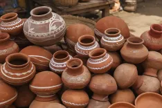 गर्मी में मिट्टी के घड़े का पानी: शरीर को ठंडक देने का बेहतरीन उपाय