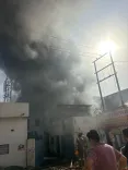 गाजियाबाद के बीएस रोड औद्योगिक क्षेत्र में भीषण आग, 12 दमकल गाड़ियों ने एक घंटे में बुझाई