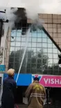 क्या गाजियाबाद में विशाल मेगा मार्ट में लगी आग पर काबू पाया गया?