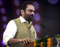 घुसपैठियों को वैध मतदाता के रूप में देखना गलत : मुख्तार अब्बास नकवी