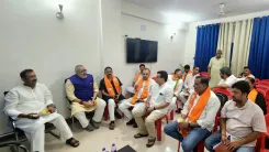 Giriraj Singh chairs BJP meet for Bankipur by-poll win