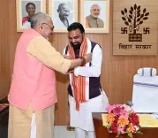 Giriraj Singh meets Bihar CM on Begusarai development