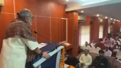 Giriraj Singh Talks Organic Farming with Kaimur Farmer