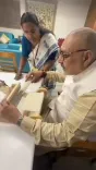 Giriraj Singh tries his hand at handloom, pledges better pay for weavers