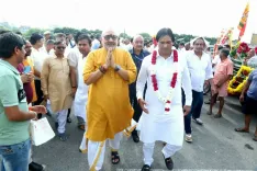 Giriraj Singh visits Kanwar camp in Gurugram, blesses pilgrims
