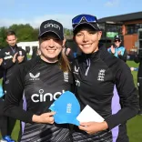 Glamorgan sign England spinner Georgia Davis on three-year deal
