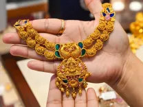 Gold prices fall 4th straight session, MCX down ₹5,318 in four days