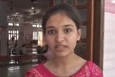 क्या गोरखनाथ मंदिर में सीएम योगी ने कन्‍या पूजन कर मातृ शक्ति को सम्मानित किया?