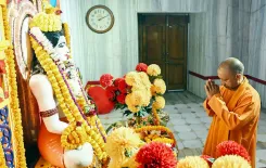 क्या गोरक्षपीठाधीश्वर गुरु गोरखनाथ को लोक आस्था की खिचड़ी अर्पित करेंगे?