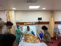 ग्रेटर नोएडा अग्निकांड: पुलिस कमिश्नर लक्ष्मी सिंह अस्पताल पहुंचीं, 2 फायरकर्मियों की मौत, जांच शुरू