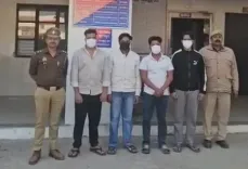 ग्रेटर नोएडा: बाइक हटाने को लेकर कहासुनी में डिलीवरी बॉय को दौड़ा-दौड़ाकर पीटा, चार आरोपी गिरफ्तार