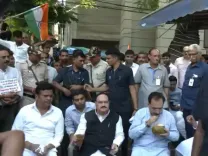 जीएसटी बचत उत्सव: अमर कॉलोनी बाजार में दुकानदारों से मिले जेपी नड्डा, बोले- राहत के साथ होगा आर्थिक विकास