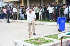 Gujarat CM Bhupendra Patel joins Shramdaan at Modi's birthplace Vadnagar