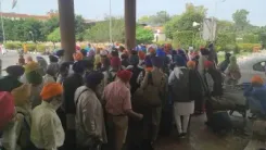 क्या गुरु नानक जयंती पर सिख जत्थे को पाकिस्तान जाने की अनुमति मिली है?