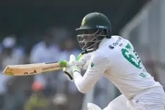 गुवाहाटी टेस्ट : सेनुरन मुथुसामी ने लगाया टेस्ट करियर का पहला शतक, साउथ अफ्रीका 400 के पार