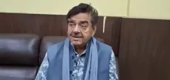 ज्ञानेश कुमार पूरी तरह बेनकाब: शत्रुघ्न सिन्हा का चुनाव आयोग पर तीखा हमला, ममता के नेतृत्व की तारीफ