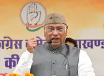 हल्द्वानी रैली के बाद 'शुद्धिकरण हवन' पर खड़गे का पलटवार — 'धर्म के नाम पर देश बाँटने की साज़िश'