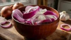 कच्चा प्याज: सभी के लिए फायदेमंद नहीं, जानें किन लोगों को हो सकता है नुकसान