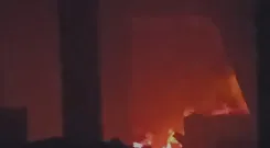 हरदोई में भीषण आग: शोभित इलेक्ट्रॉनिक्स शोरूम में 22 लाख नकदी सहित 2 करोड़ स्वाहा