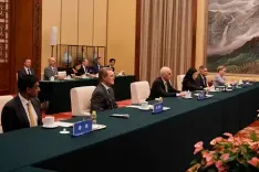 ह लीफंग ने अमेरिकी कांग्रेस के प्रतिनिधिमंडल से मुलाकात की