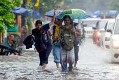 Heavy rain to lash south Bengal for 24 hours as low pressure shifts to Jharkhand