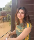 What happened when Palak Tiwari attempted to befriend her unique neighbors?