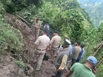 क्या हिमाचल प्रदेश के निहरी में लैंडस्लाइड से तीन लोगों की जान गई?