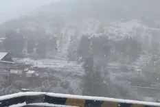 क्या हिमाचल प्रदेश की लाहौल घाटी ने सीजन की पहली बर्फबारी से सफेद चादर ओढ़ ली है?