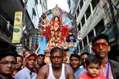 बांग्लादेश में दुर्गा पूजा से पहले मंदिरों पर हमले और मूर्ति-भंजन की 34 घटनाएं, हिंदू संगठनों ने की सुरक्षा की मांग