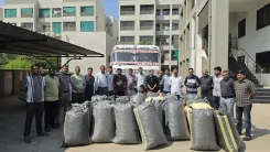 अहमदाबाद में स्टील कॉइल के नीचे छिपी 697 किलो अफीम की भूसी जब्त, ₹1.47 करोड़ की संपत्ति बरामद