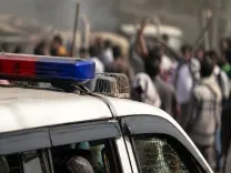 पूर्वी चंपारण में अतिक्रमण हटाओ अभियान पर भड़की हिंसा, पुलिस पर पथराव — चौकीदार घायल