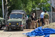 क्या जम्मू-कश्मीर के किश्तवाड़ में आतंकवाद विरोधी अभियान जारी है?