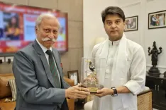 अरुणाचल प्रदेश के राज्यपाल और केंद्रीय मंत्री सिंधिया ने खेल और कीवी खेती पर महत्वपूर्ण चर्चा की