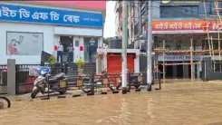 गुवाहाटी में मूसलधार बारिश का असर: जलभराव से जनजीवन बाधित, मंत्री ने की सतर्कता की अपील