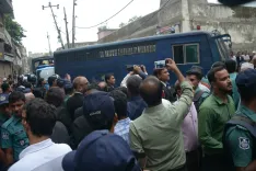 बांग्लादेश आईसीटी ने तीन पत्रकारों को जेल भेजा, जुलाई 2024 विरोध-प्रदर्शन मामले में कार्रवाई