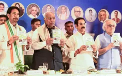 कांग्रेस ने पश्चिम बंगाल चुनाव के लिए नया घोषणापत्र जारी किया, आर्थिक विकास को दी प्राथमिकता